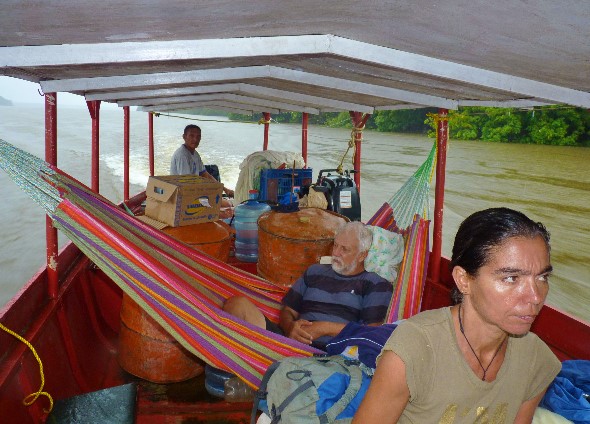 Regen, Regen, Regen, es tropft durch das Dach, südamerikanisch, alles